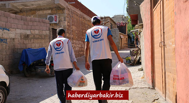 Yetimler Vakfından Ergani'de bayram öncesi gıda yardımı Yetimler Vakfından Ergani'de bayram öncesi gıda yardımı