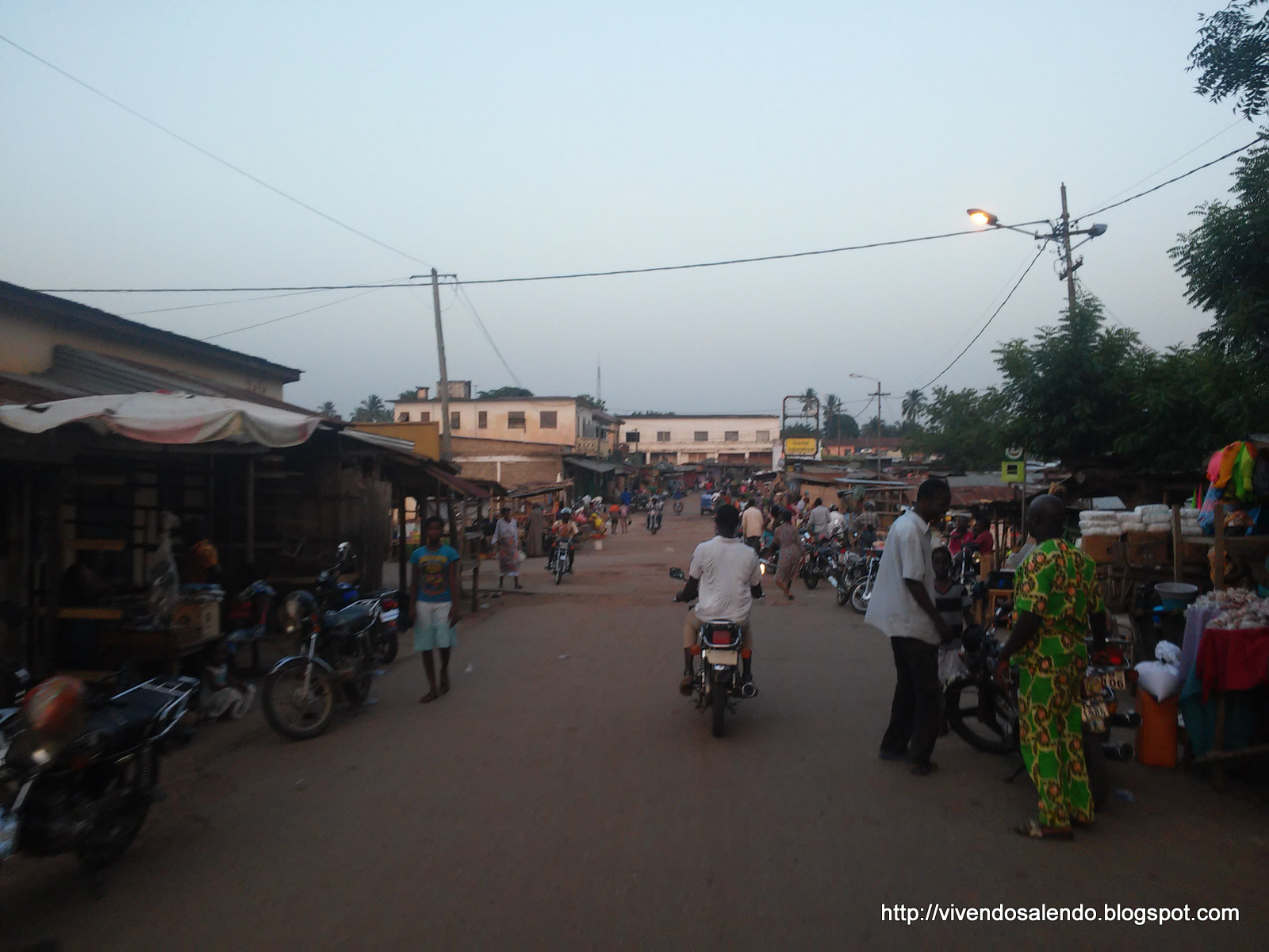 VIVENDO SALENDO Kpalimè in Togo le immagini.