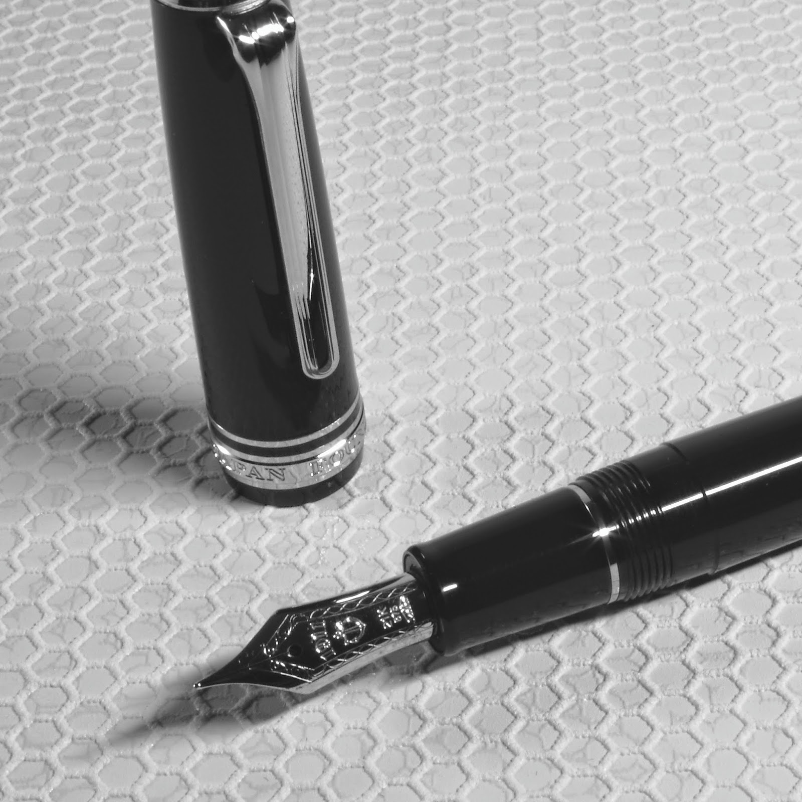 The Pencilcase Blog Fountain pen, Pencil, Ink and Paper reviews SAILOR