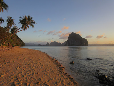 Playa Las Cabañas, cerca de El Nido