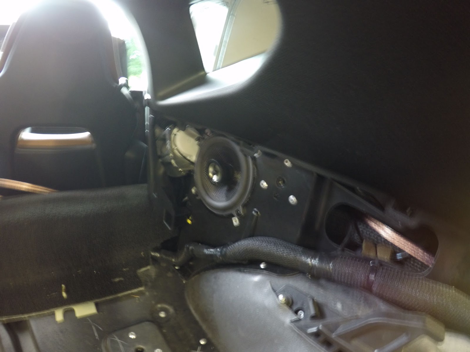 c7 corvette door speakers