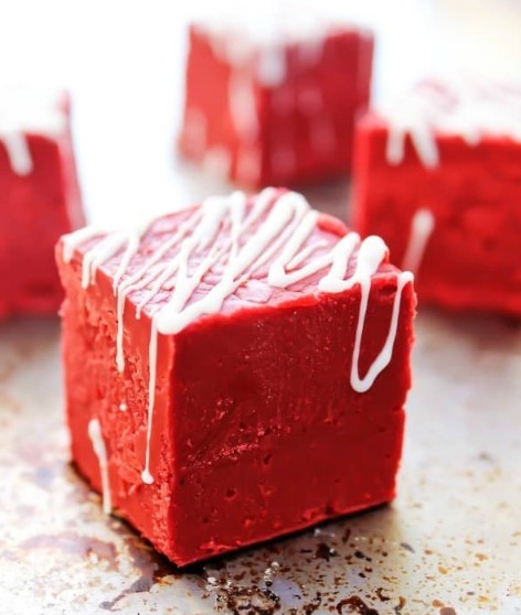 Red Velvet Fudge #christmas #fudge Red Velvet Fudge #christmas #fudge