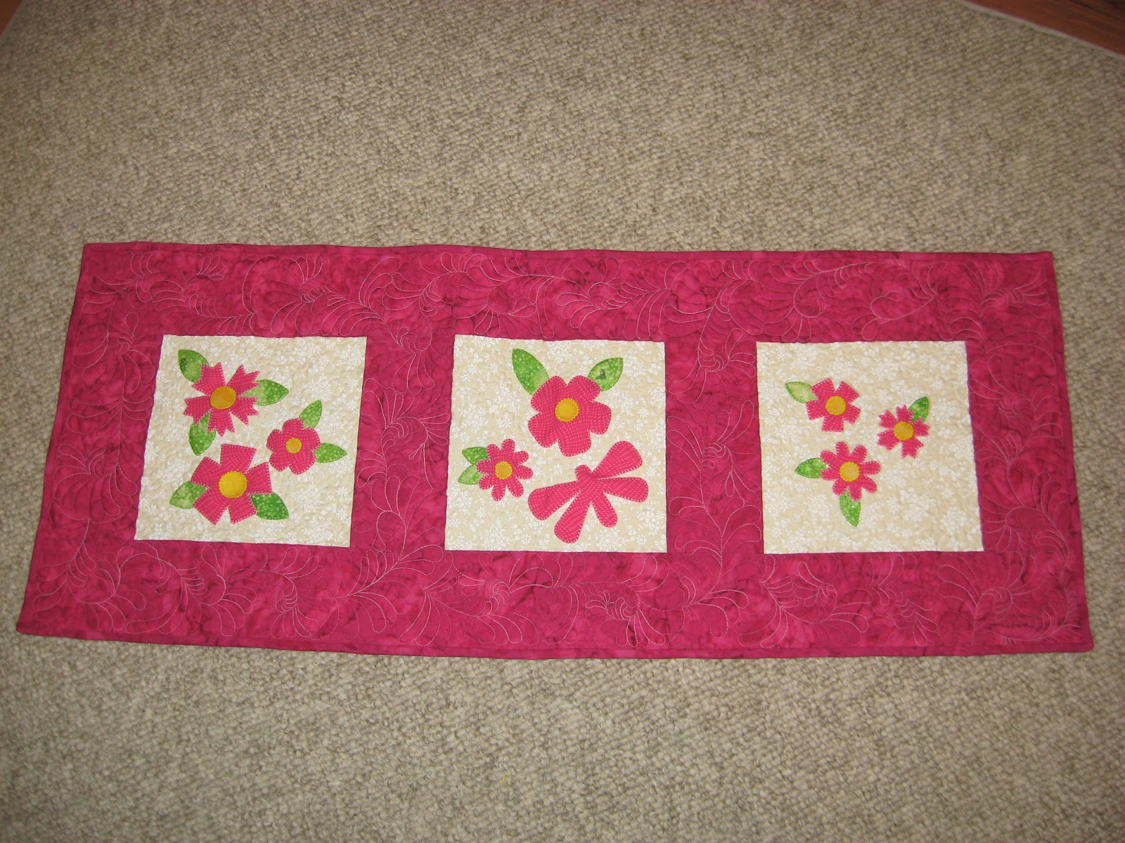 Kay'z Quiltz Quilting The Spring Table Runner and Tips On Free Motion