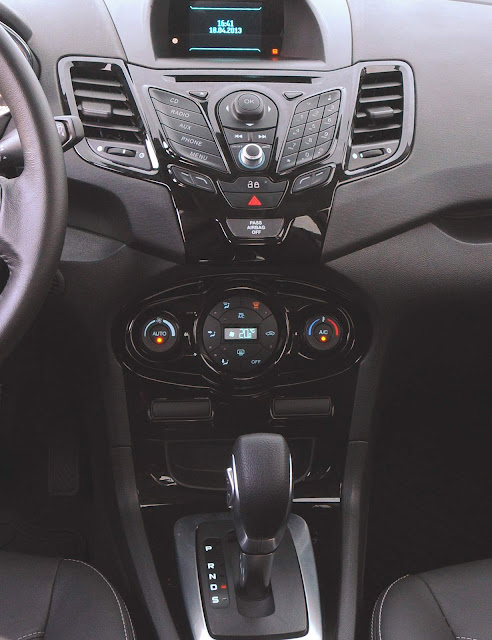 New Fiesta 1.0 EcoBoost Turbo Automático - interior