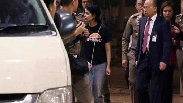 قصة رهف محمد القنون الفتاة السعودية الهاربة إلى تايلاند...من هو والدها المسؤول السعودي الكبير وحقيقة مرضها النفسي قصة رهف محمد القنون الفتاة السعودية الهاربة إلى تايلاند...من هو والدها المسؤول السعودي الكبير وحقيقة مرضها النفسي