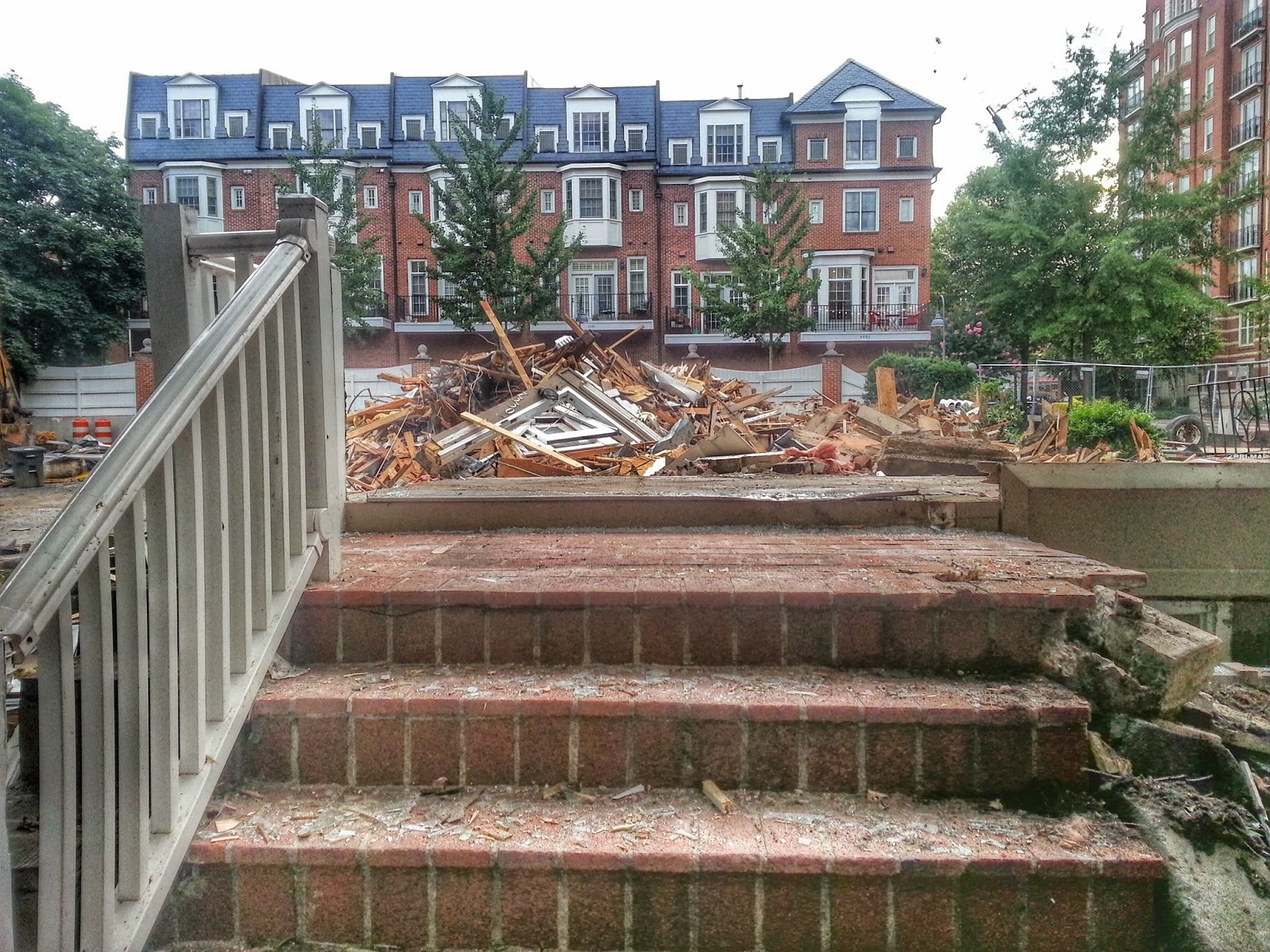 Robert Dyer Bethesda Row HOUSES DEMOLISHED AT LUXURY CONDO SITE IN