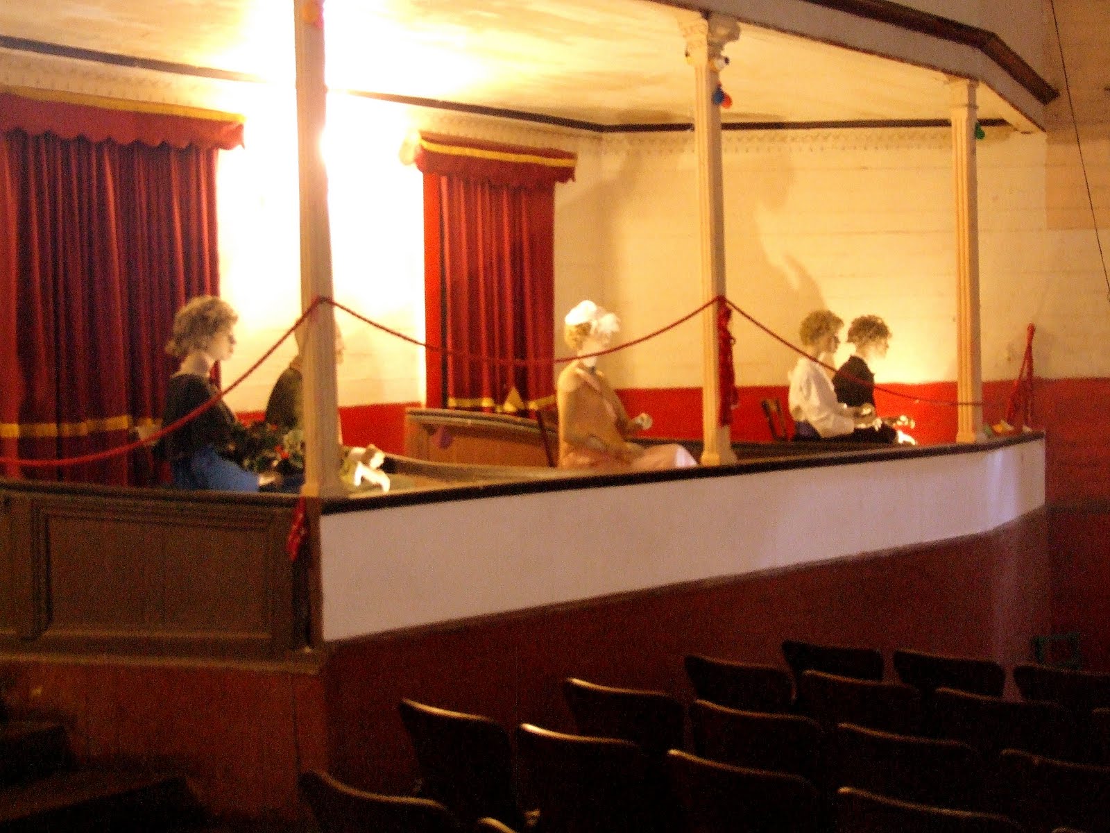 Entre la nuit et la journée En el teatro municipal de Pisagua.