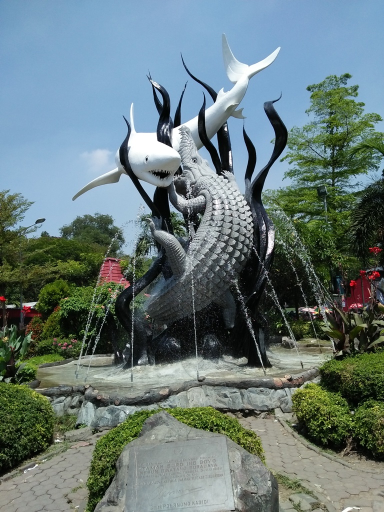 PATUNG SURO DAN BOYO IKON KOTA PAHLAWAN SURABAYA