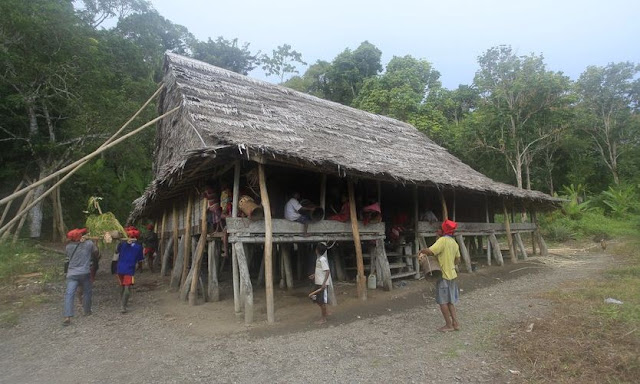 Naulu Tribe With Unique Tradition