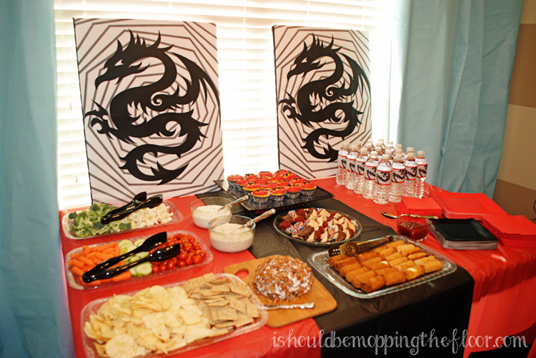 A Budget-friendly DIY Ninja party or #Ninjago party. 