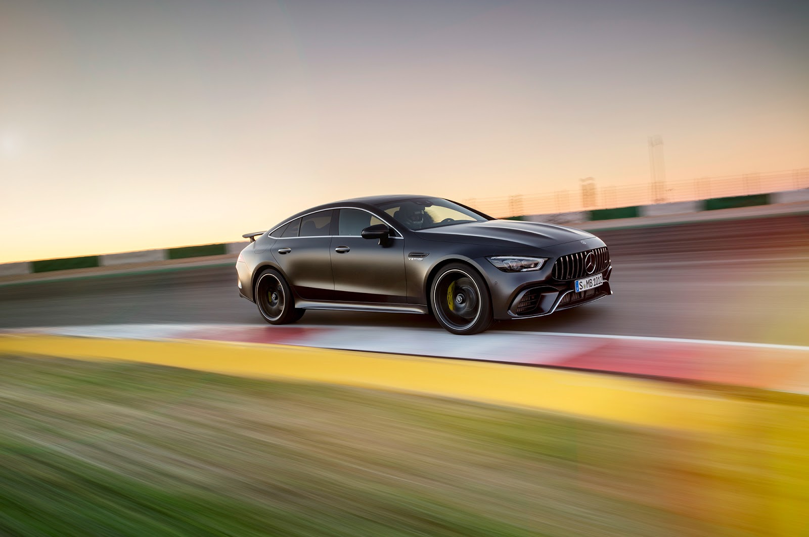 Мерседес АМГ gt 4 Door