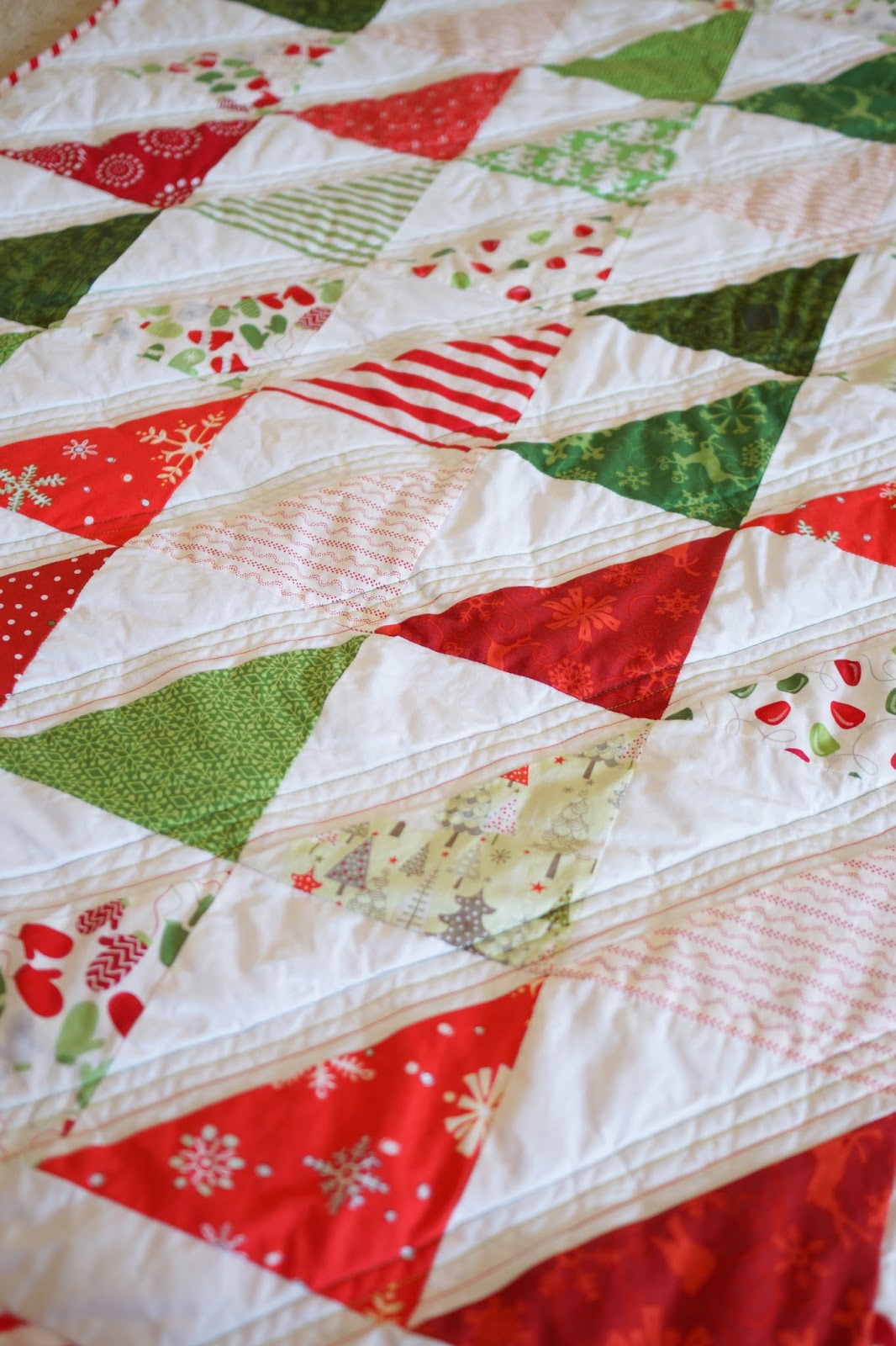 lo-ray-me-easy-triangle-christmas-quilt