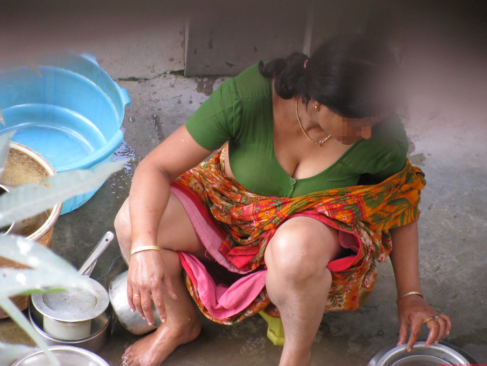 Indian aunty bathing hidden cam