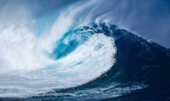 what-is-Tsunami-Definition-ما-هو-تعريف-موجات-التسونامي