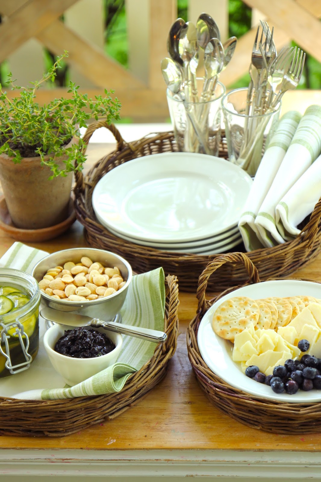 Jenny Steffens Hobick: Summer Favorites are Back! Willow Serving