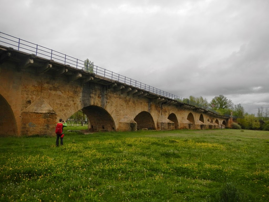 Puente de Villarente Castilla y León TRAVELFAMILYBOX