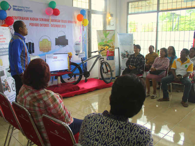 Bank Modern Express Serahkan Hadiah Semarak Tabungan Solusi Berhadiah Bank Modern Express Serahkan Hadiah Semarak Tabungan Solusi Berhadiah