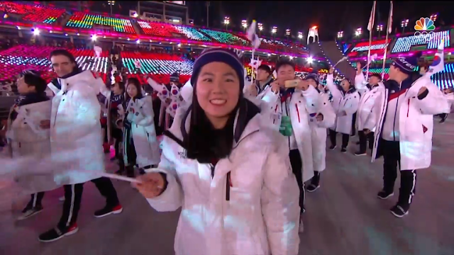 Kawaii dizzy Korean PyeongChang 2018 Winter Olympics Closing Ceremony flag waving Korean girl