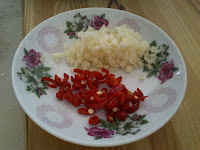 Chopped garlic and Sliced Chilli