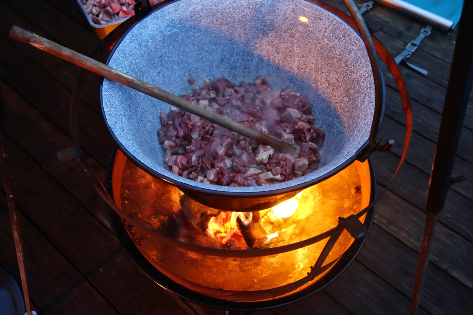 Flachgrillen war gestern: Kesselgulasch