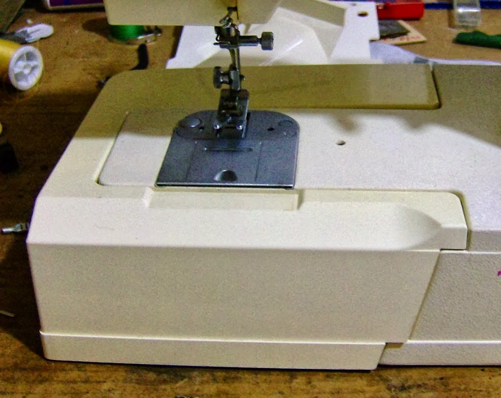 Vintage Sewing Machines: Singer 6620C