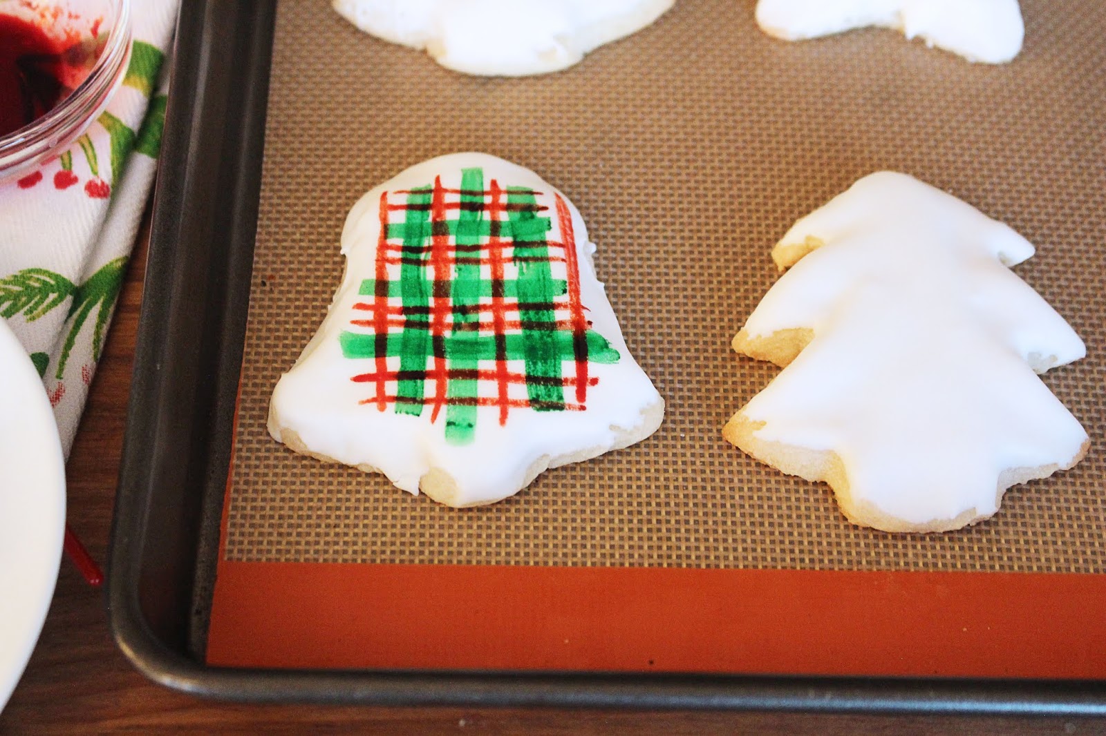 Kylee's Kitchen Painting Plaid Christmas Cookies