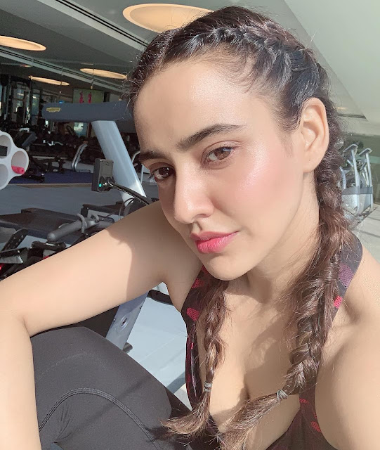 neha sharma hot hd cleavage photos