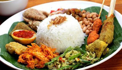 50 Makanan Khas Bali, Kuliner Tradisional dan Modern
