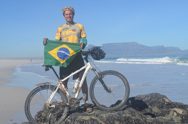 To%2BCape%2BTown%2B301 ENTREVISTA com Alexandre Costa, o jornalista que cruzou a África de norte a sul com sua bike.