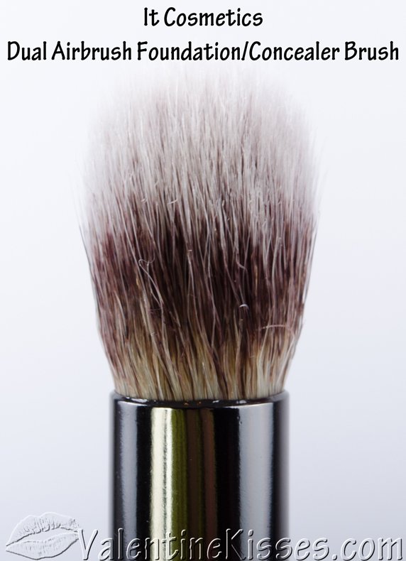 Valentine Kisses It Cosmetics Dual Airbrush Foundation/Concealer Brush