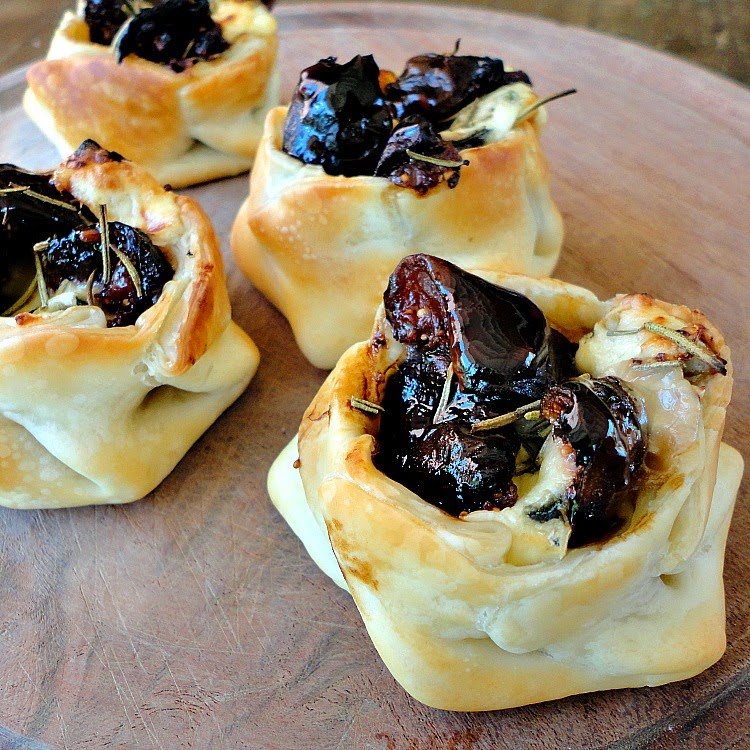 rosemary balsamic roasted fig and blue cheese puff pastry bites ...