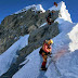 وفاة اثنين من متسلقي الجبال الأجانب على قمة إفرست