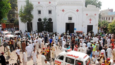 Serangan Bom Bunuh Diri di Sebuah Gereja di Pakistan Menewaskan 8 Orang dan Melukai Sedikitnya 44 Orang