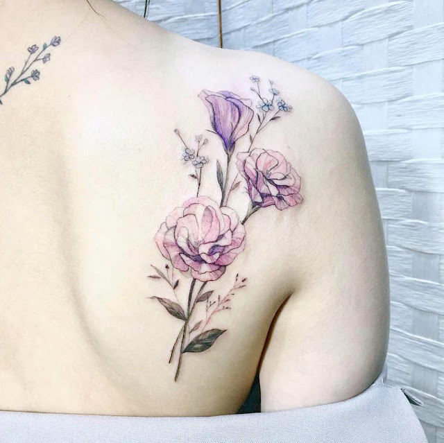 Tatuagens femininas de flores Tatuagens femininas de flores