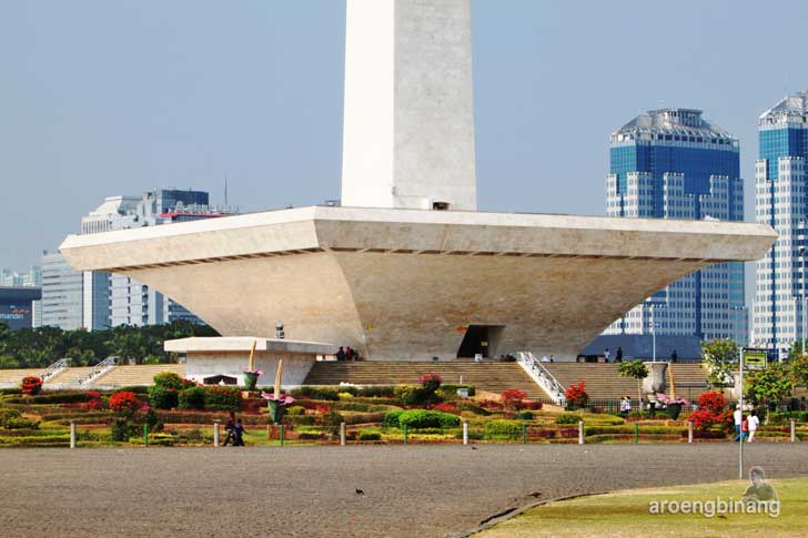 tugu monumen nasional monas jakarta