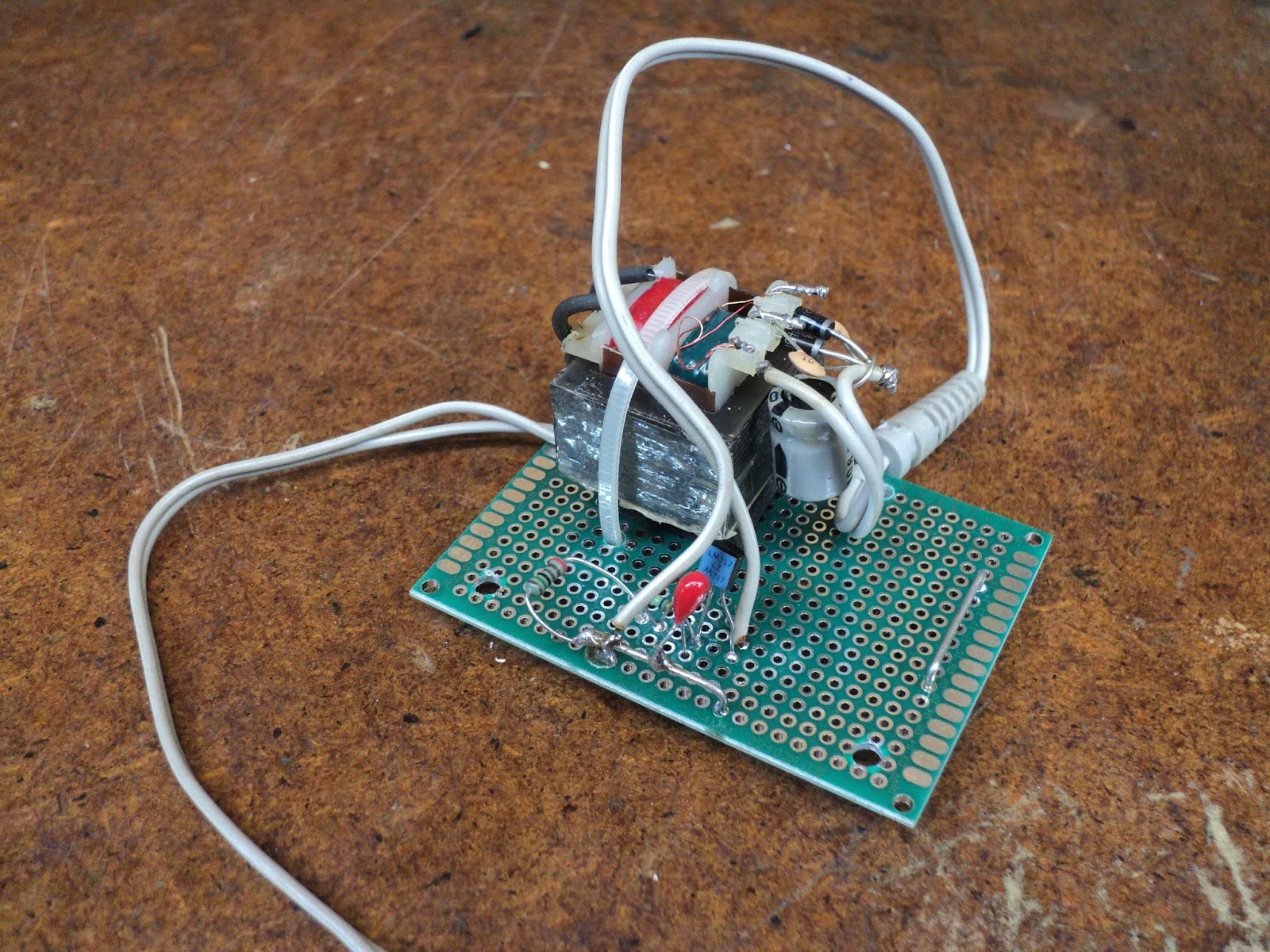 Rouge River Workshop: A 9 Volt Regulated Power Supply From A 9 Volt AC