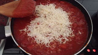 Salsa de tomate con queso parmesano