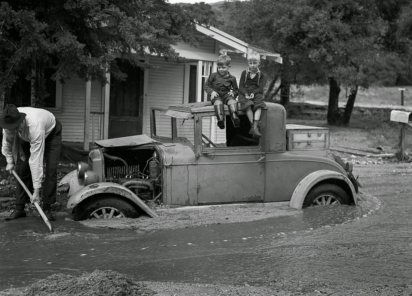 35 Black and White Photos of the 1938 Los Angeles Flood