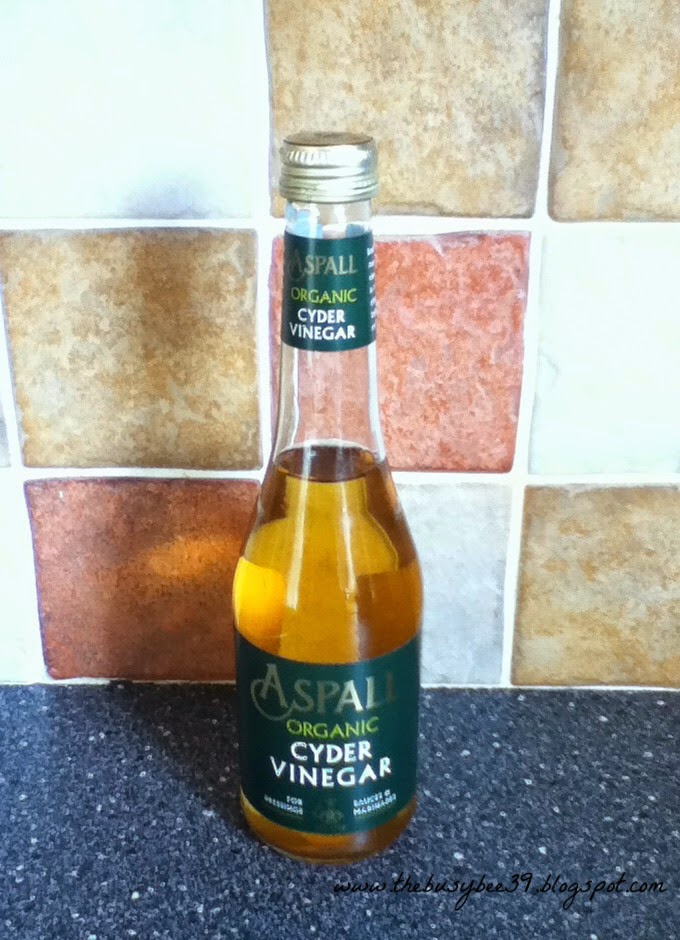 DIY Natural Toner Apple-Cider-Vinegar