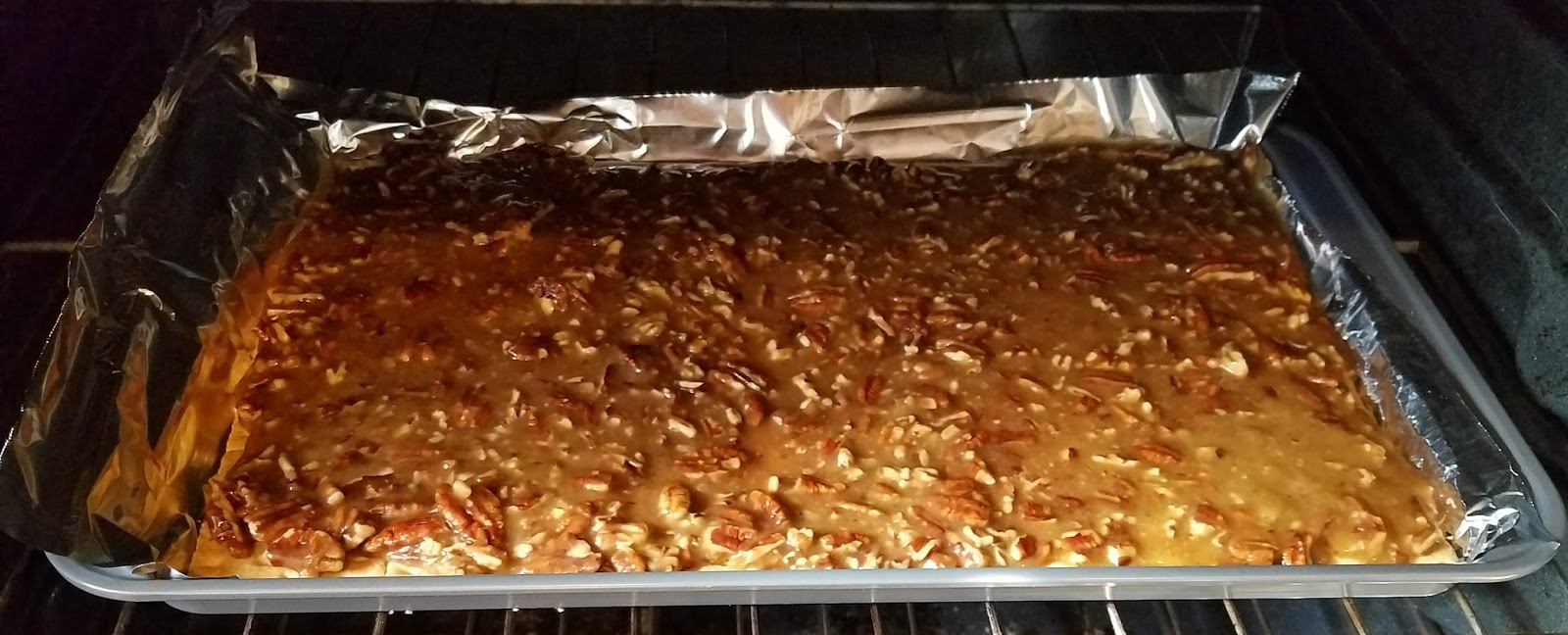 Good Girl Gone Redneck Graham Cracker Pecan Toffee Squares