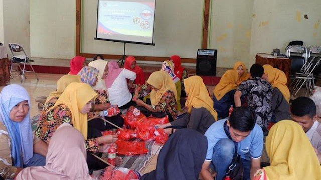 KKN UPGRIS Gelar Pelatihan Wirausaha Sampah di Kecamatan Tahunan