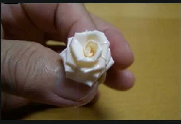 Cara Membuat Bunga Dari Sedotan Plastik Beserta Gambarnya