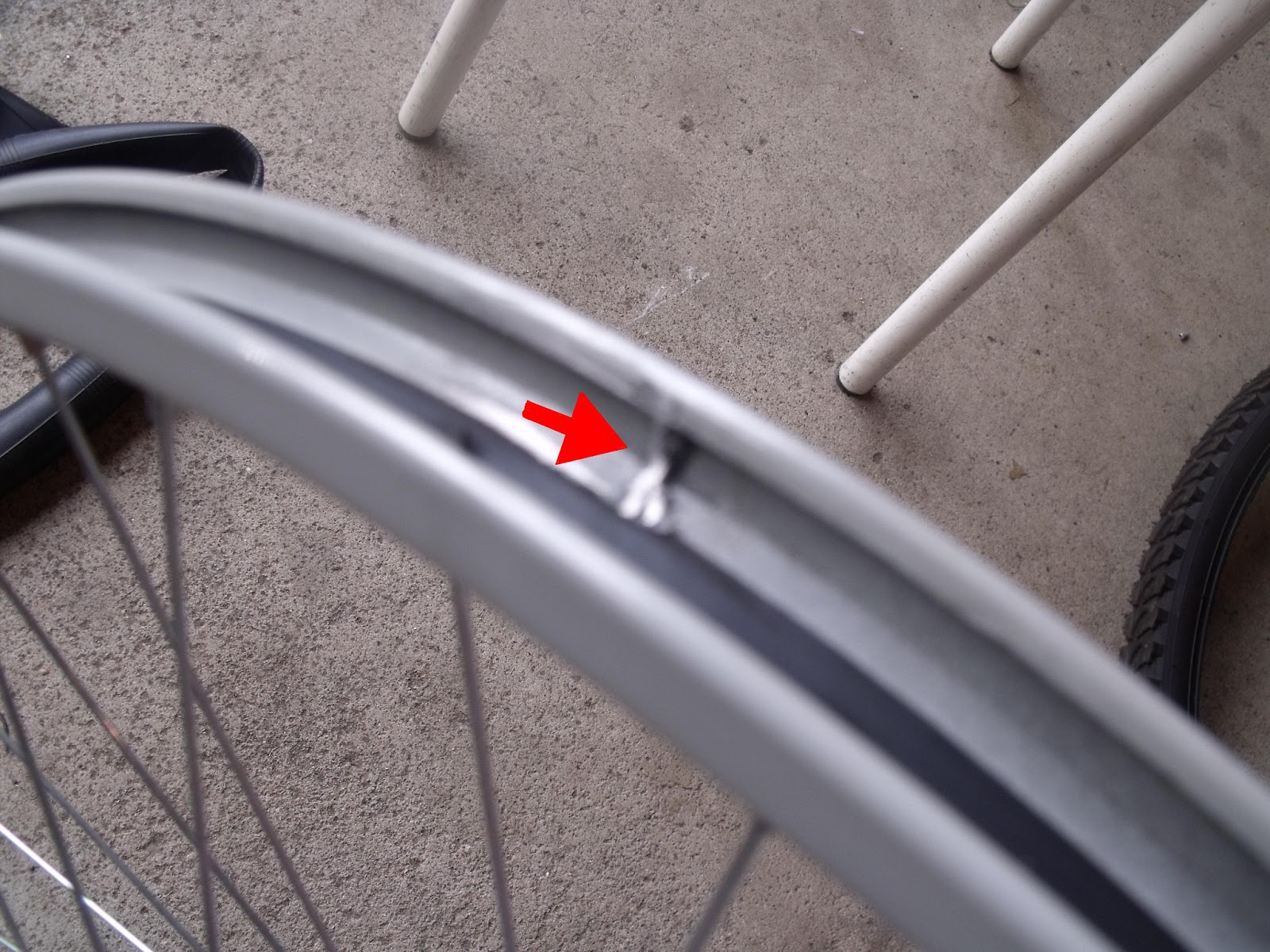 Hugh`s bicycle blog Bicycle Flat Tires, Blow Outs and Slow Leaks