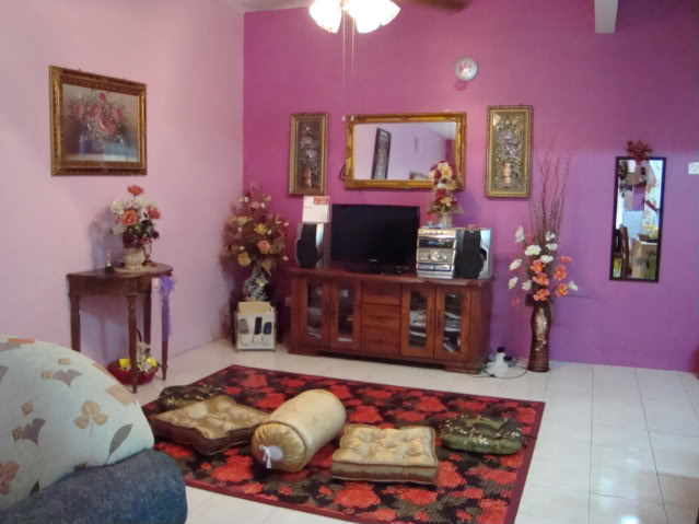 RumahKu-SyurgaKu: Dekorasi Ruang Tamu Berwarna Purple