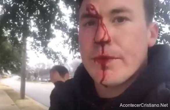 Hombre es agredido por predicar del amor de Dios frente a clínica de abortos Activista pro vida Ryan Roberts