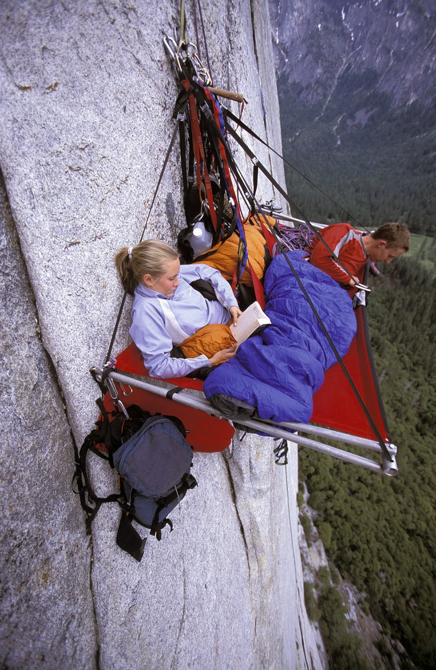 30 Death-Defying Photos That Will Make Your Heart Skip A Beat 30 Death-Defying Photos That Will Make Your Heart Skip A Beat