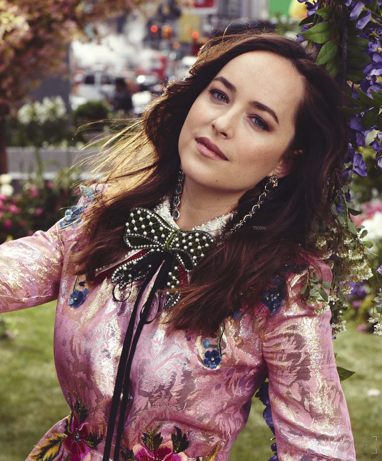gucci bloom dakota johnson