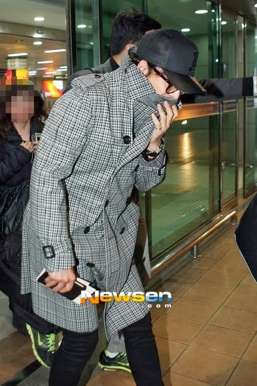 Bae Yong Joon admits dating a girl who is 14 years younger | Daily K