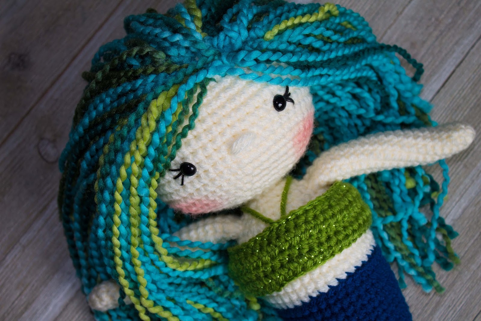 free-crochet-mermaid-pattern-part-2-thefriendlyredfox