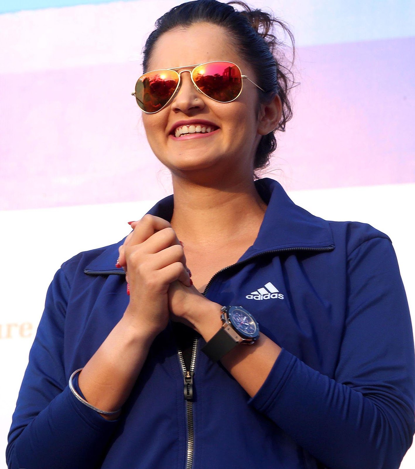 High Quality Bollywood Celebrity Pictures Sania Mirza Looks Super Sexy In Yoga Pants At Max